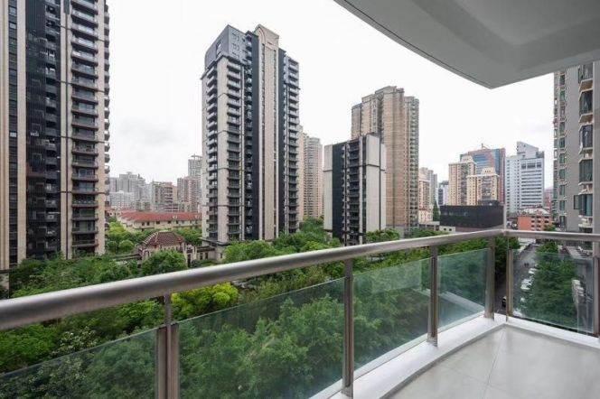 modern big 5brs floor heating nice balcony and park view beside Xujiahui park 41K