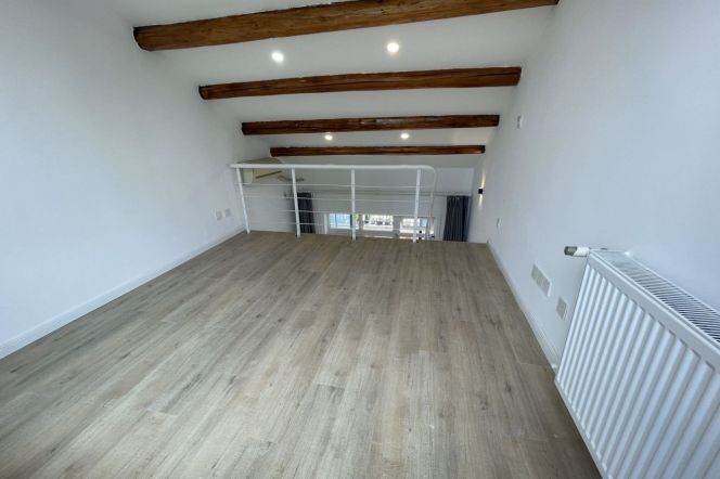 Jing'an Temple Old Western-style House, 3 brs with a separate large terrace, 40 sqm