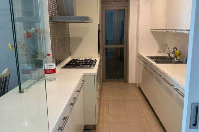 High-rise 2br/2bt Flat in West Nanjing Road