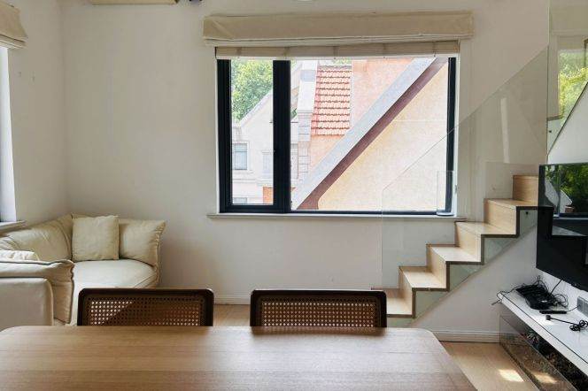 Jiaotong University Station Duplex 1+1Br/2Bath Line10/11