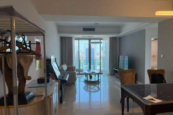 High-rise 2br/2bt Flat in West Nanjing Road