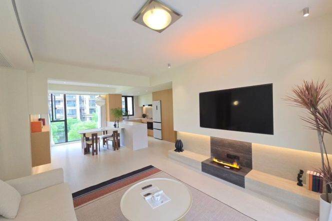 Baoshan District-renovated 3brs 2baths 130sqm - Nice compound- line 15 Qi’an Road Station 