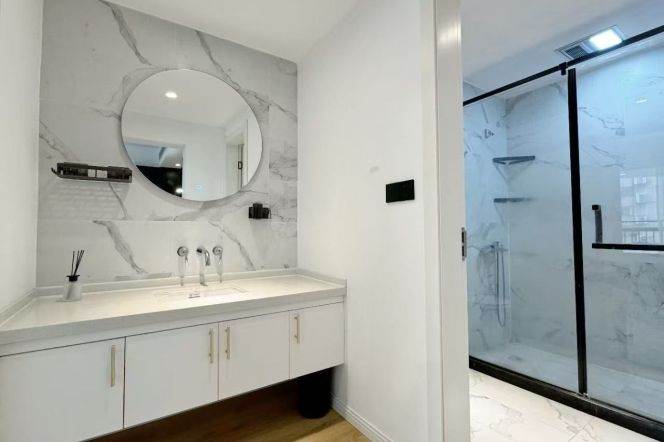 1 br near L2/L12/L13 west nanjing rd station+elevator