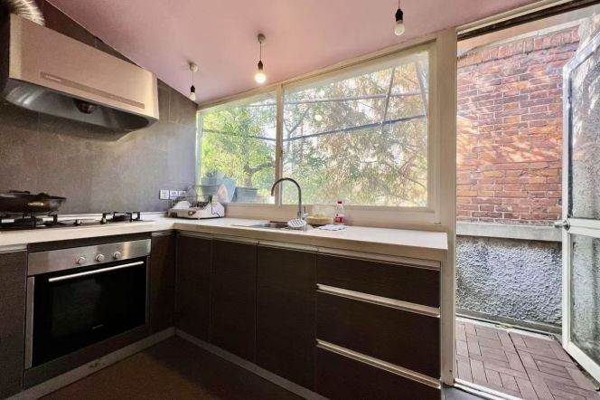 Changshu rd 2BR apartment with terrace