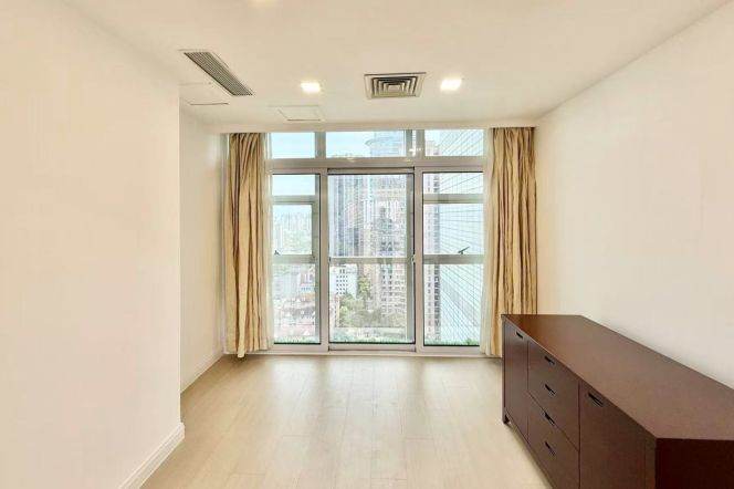 Super Spacious 191m² 3BR 2BA High-Floor Apt on Zhenning Rd