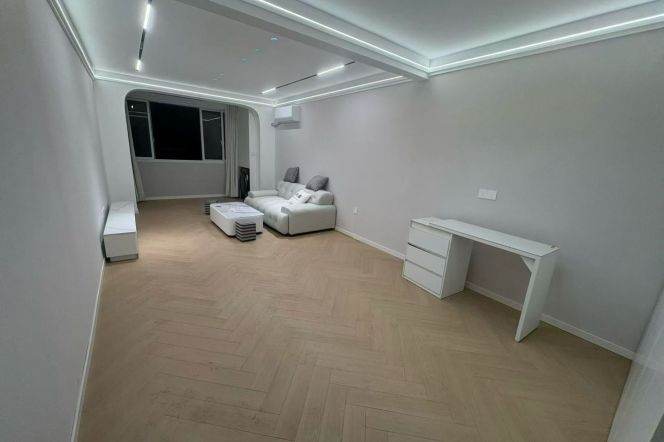 Renovated 1br, with nice kitchen,close to Beixinjing,Line 2