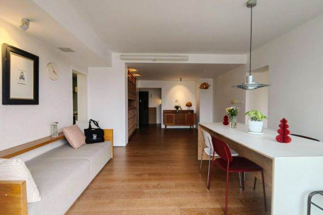 Spacious 2+1 br (148 sqm) 5 mins walking to L10/11 JiaoTong University  St.