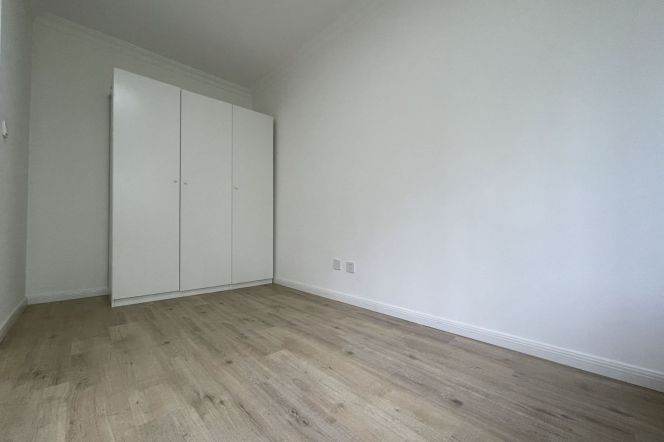 Jing'an Temple Old Western-style House, 3 brs with a separate large terrace, 40 sqm