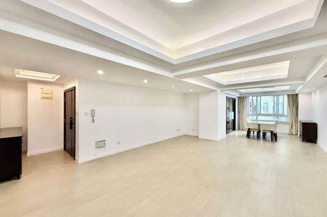 Super Spacious 191m² 3BR 2BA High-Floor Apt on Zhenning Rd