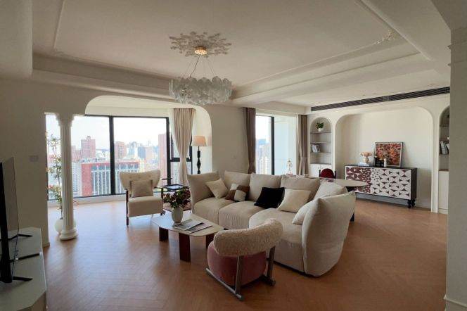 very modern 4brs penhouse with big terrace near Huang pu river line 8,9 only 34.5K