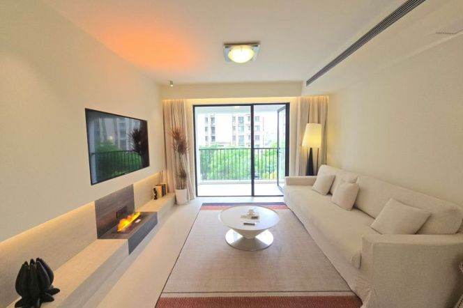 Baoshan District-renovated 3brs 2baths 130sqm - Nice compound- line 15 Qi’an Road Station 
