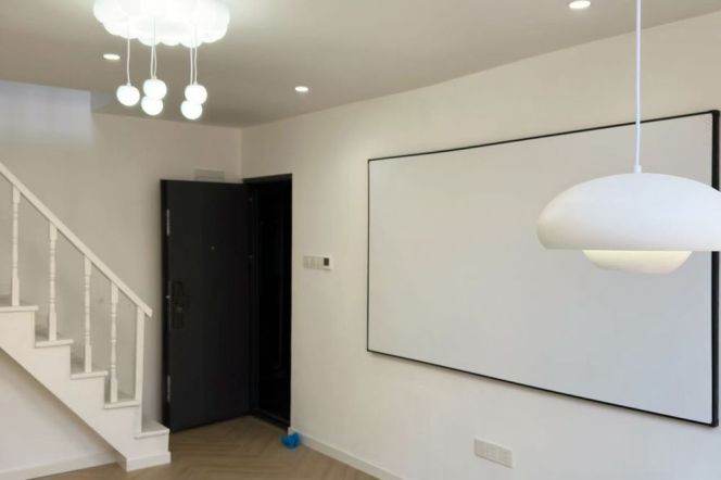 High ceiling 1Br/1Lr/1Bt apt nr West nanjing rd,M2/12/13