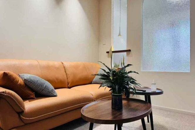 Loushanguan rd/spacious 1br 1lr/central AC/bright room/brand furniture,@L15/2