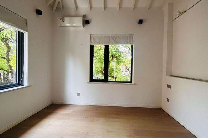 Jiaotong University Station Duplex 1+1Br/2Bath Line10/11
