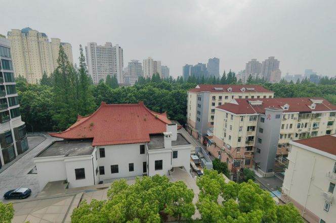 Spacious 2+1 br (148 sqm) 5 mins walking to L10/11 JiaoTong University  St.