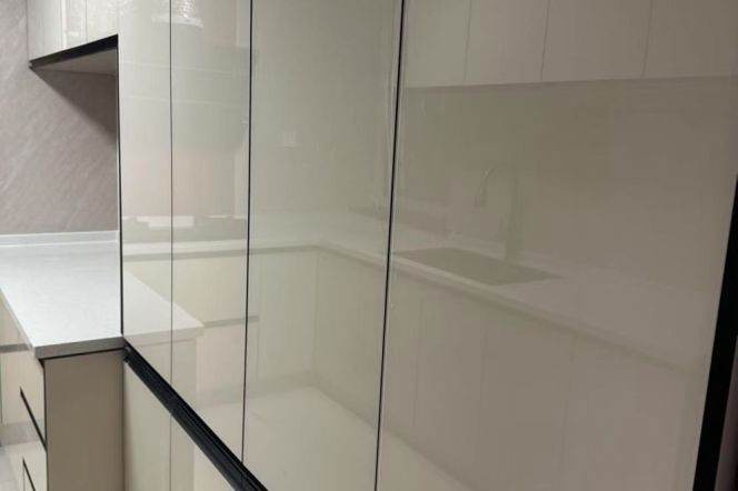 3 Brs, 2 Baths, Balcony/Central ac/Bathtub/Gym/Swimming pool @ Jiangsu rd L2&11