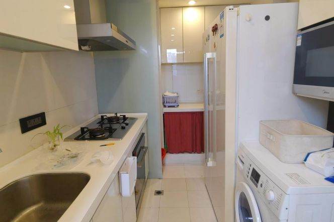 Spacious 2+1 br (148 sqm) 5 mins walking to L10/11 JiaoTong University  St.