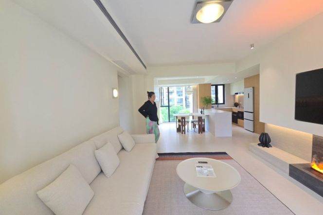 Baoshan District-renovated 3brs 2baths 130sqm - Nice compound- line 15 Qi’an Road Station 