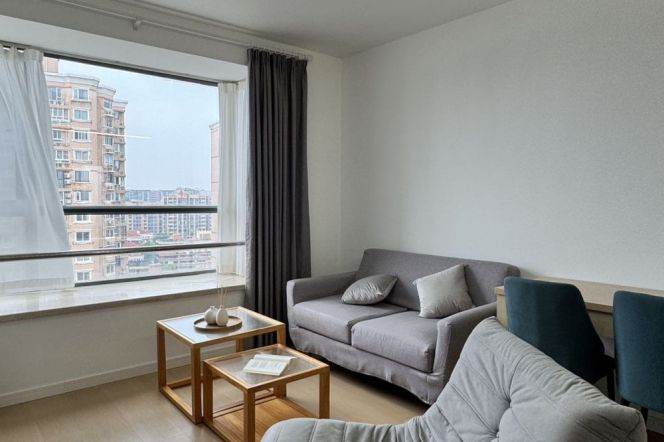 Spacious & Sunny &Modern 1Br +Elevator +Balcony | Next to L2 Weining rd metro