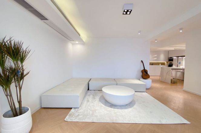 Modern 3BR 2BA 170m² High Rise next to Zhongshan Park Station
