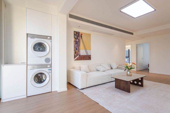 Spacious 3-Bedroom Luxury Home | Jing'an Prime Living 