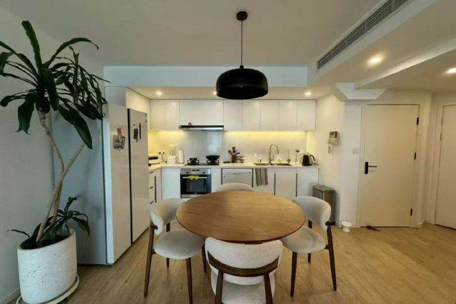 Modern 3brs with floor heating in Xujiahui 
