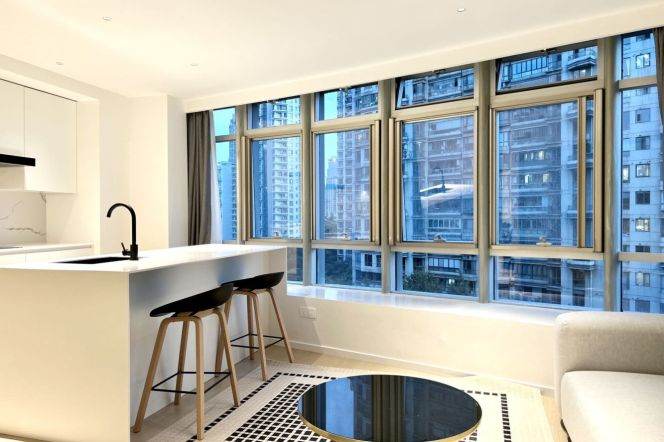 Modern 1br apt with floor heating @West Nanjing rd   Line 2/12/13  
