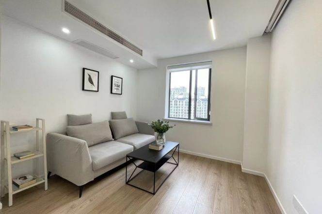 10.2k Cozy 2Br with floor heating Nr The Suzhou Creek close to longde Rd.line11/13