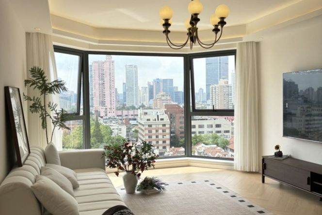 Cozy Two-Bedroom Residence   Comfortable Living Space | Full Heating 
