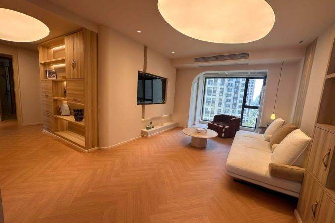 Quality 3br,2br,CA,floor heating,new compound in Gubei,Line 15