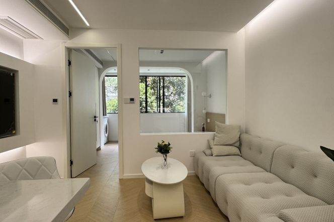 Greeny 1Br Apt + floor heating | West Nanjing rd | Jing'an Temple metro L2&7 | 7.8K