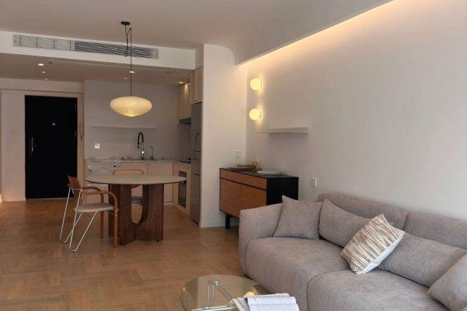 Private big terrace - modern 2beds - elevator- convenient location- Bright @ Line 7 Changping Road 