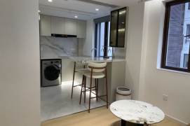 Cozy 1br apt,open kitchen,with elevator,close to Line 2