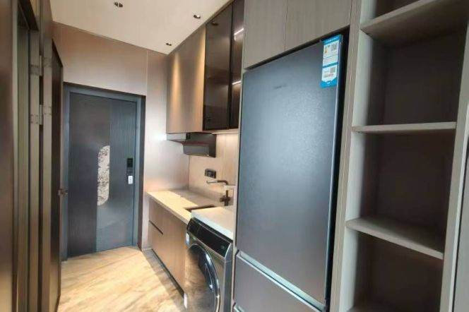 1Studio near line 1/9/11 Xujiahui and Jiao'tong Uni can long and short term lease