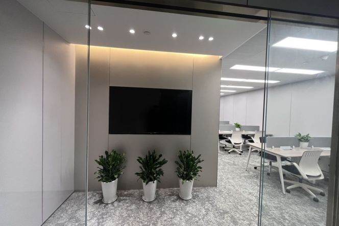 Fully Furnished Office nr the Bund & YuYuan Garden M10/14
