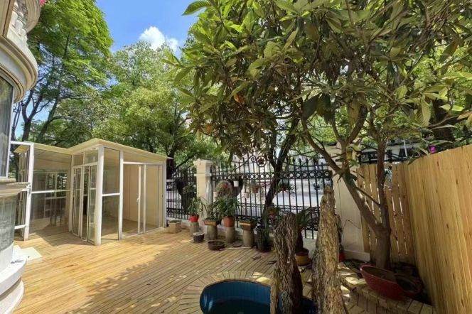 3 Brs, 2 Baths with Yard/Floor heating/Central ac/Dryer, 140 sqm @ Lianhua metro L1