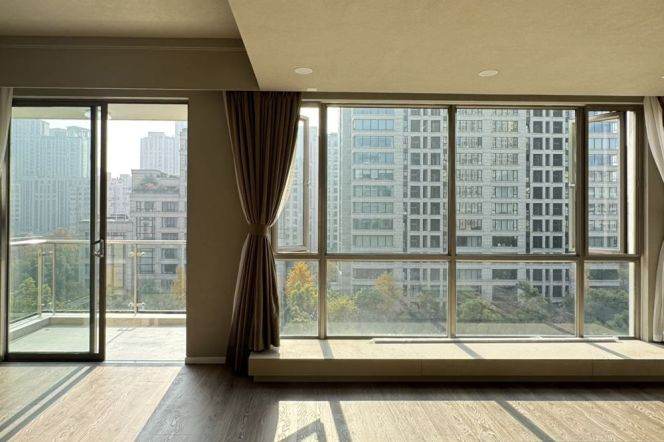 Premium Top-floor Duplex with Huge Private Terrace   Prime Residence Close to Xintiandi