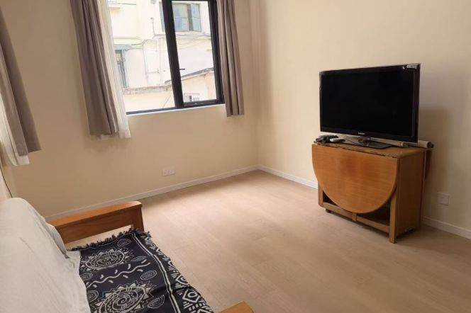 1BR near line 1 Heng'shan Rd and line 10 Shanghai Library metro can long and short lease