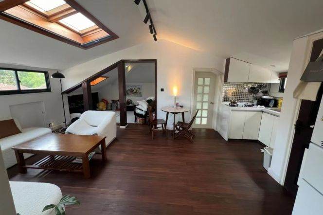 3Br-2bathr Apt + high ceiling +terrace | Shanghai Library. Metro L10 | Clean compound | 12.6K