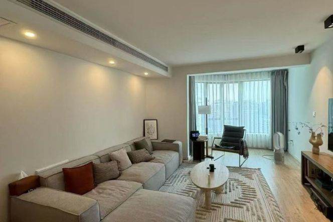 Modern 3brs with floor heating in Xujiahui 