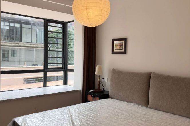 Private big terrace - modern 2beds - elevator- convenient location- Bright @ Line 7 Changping Road 