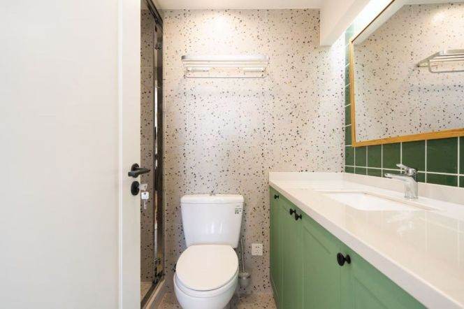 Spacious 4-Bedroom Apartment   Complete Home Facilities | Near Jiaotong uni  Metro 