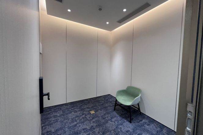 Fully Furnished Office nr the Bund & YuYuan Garden M10/14