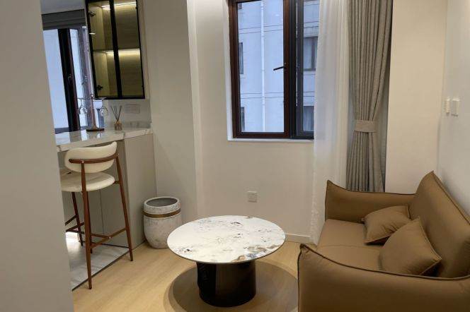 Cozy 1br apt,open kitchen,with elevator,close to Line 2