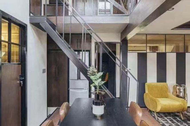 South Shanxi Rd Station Loft 2Br/2Bath with Open Balcony Line1/10/12/13