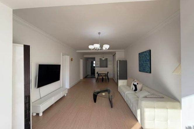 Nice 3br ,2bth, close to Longbaixincun, Line 10