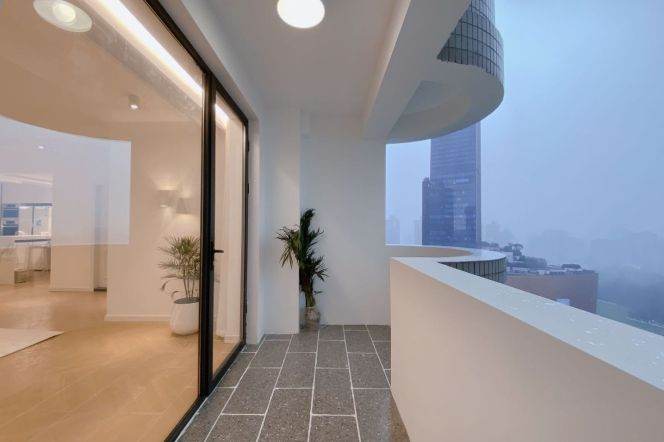 Modern 3BR 2BA 170m² High Rise next to Zhongshan Park Station