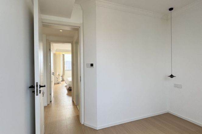 Highrise 2Br 20F | Big windows | South Shanxi rd metro & Jiashan rd metro |15.6K