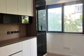 Nice renovated 2br,1bth,close to Line 9,Korean Town,