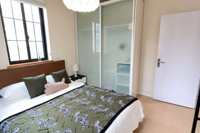 Cozy one bedroom Apt+Floor heating+Dryer @ West Yan'an Rd